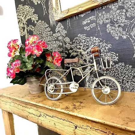 Le Zola Apartment *
